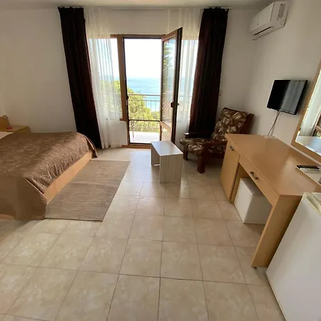 Family Rai-only Adults 3*